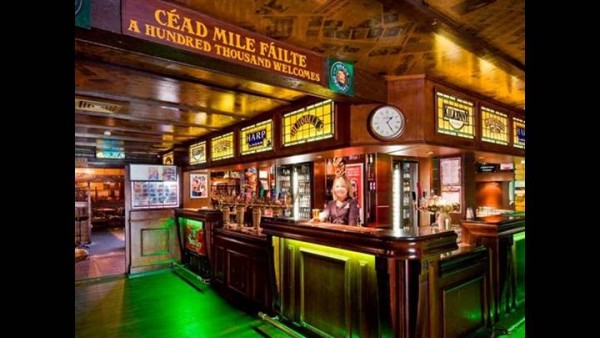 Gilhooleys Irish Bar & Restaurant