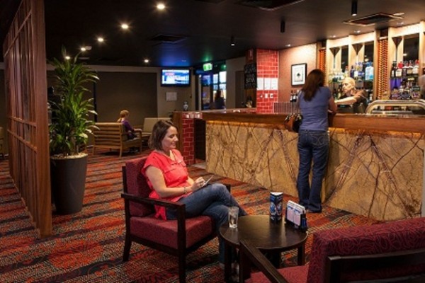 Browns Plains Hotel