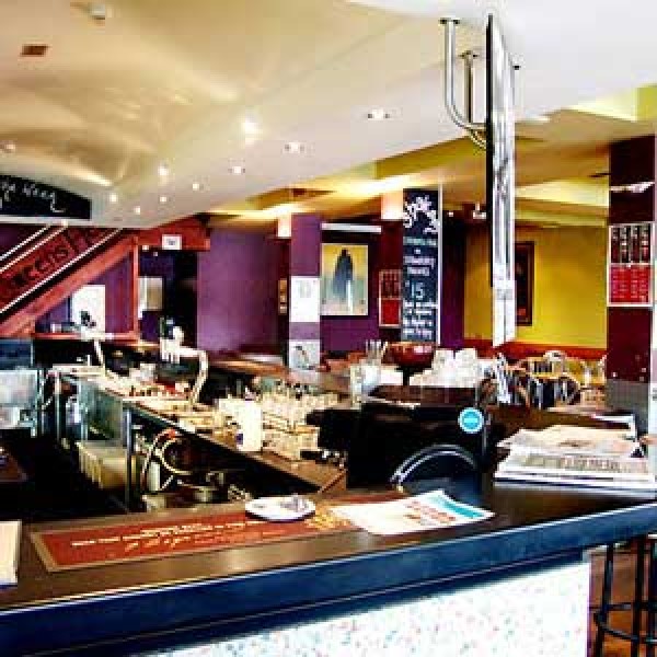 Queens Head Cafe Bar